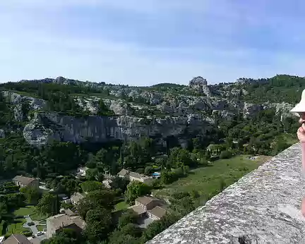 020 Sur les remparts des Baux-de-Provence.